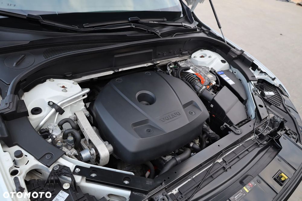 Volvo XC 60 T6 AWD Recharge Geartronic RDesign - 35