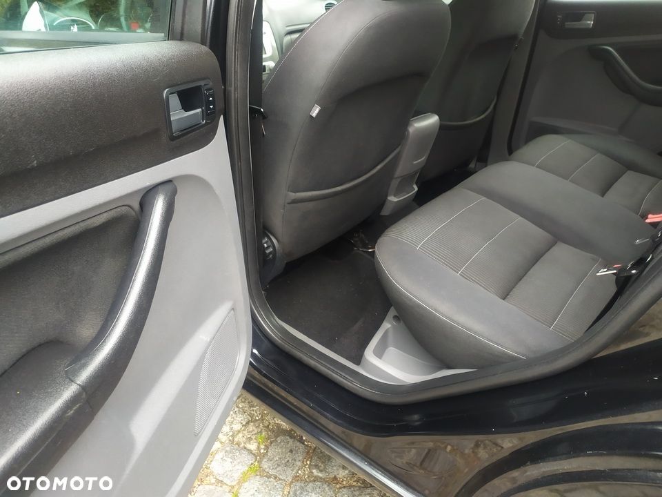 Ford Focus ver-1-6-16v-titanium - 8