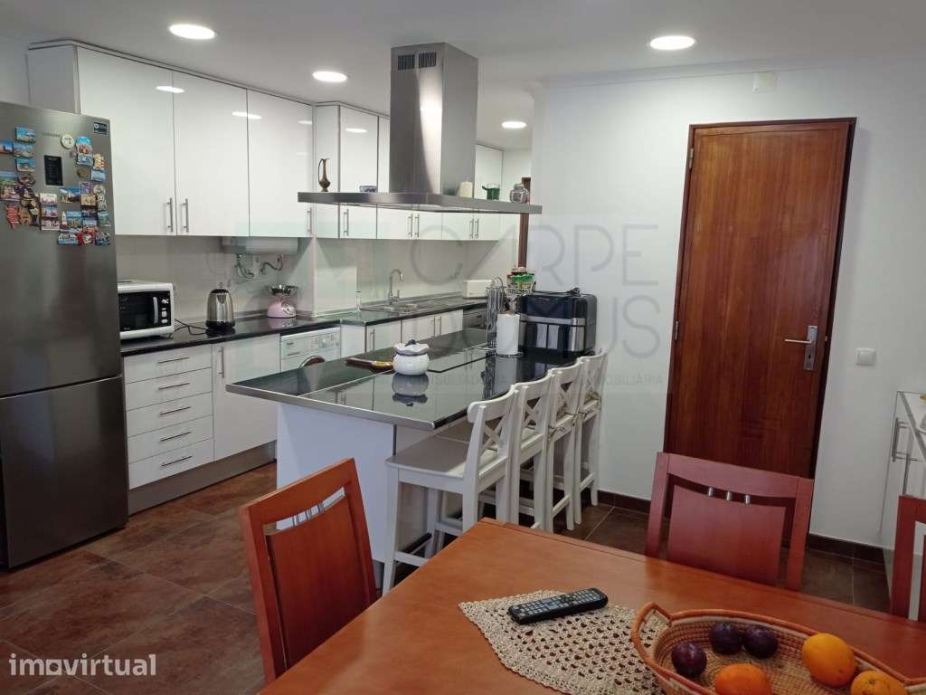 Apartamento T4, renovado, na Avenida do Brasil - Lisboa - Grande imagem: 2/33