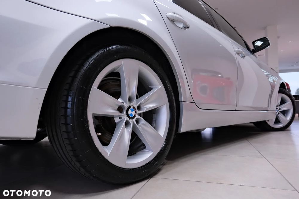 BMW Seria 5 525d xDrive Touring Edition Exclusive - 18