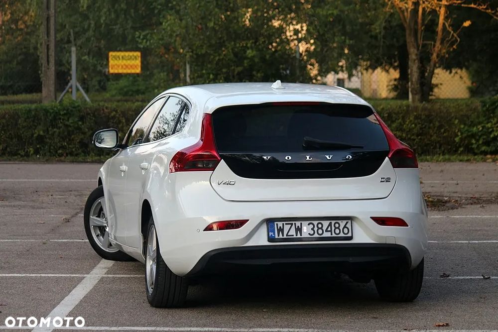 Volvo V40 D2 Momentum - 8