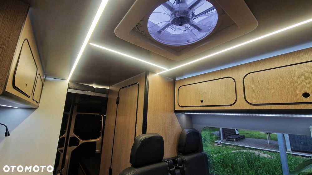 Volkswagen Crafter Kamper Campervan - 11