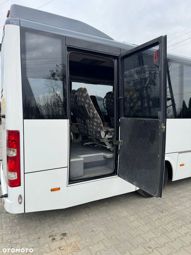 Mercedes-Benz VARIO 818D - 7