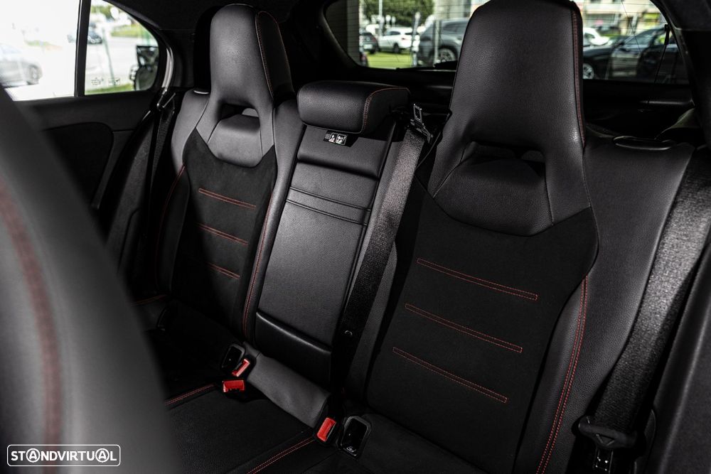 Mercedes-Benz A 250 e AMG Line - 25