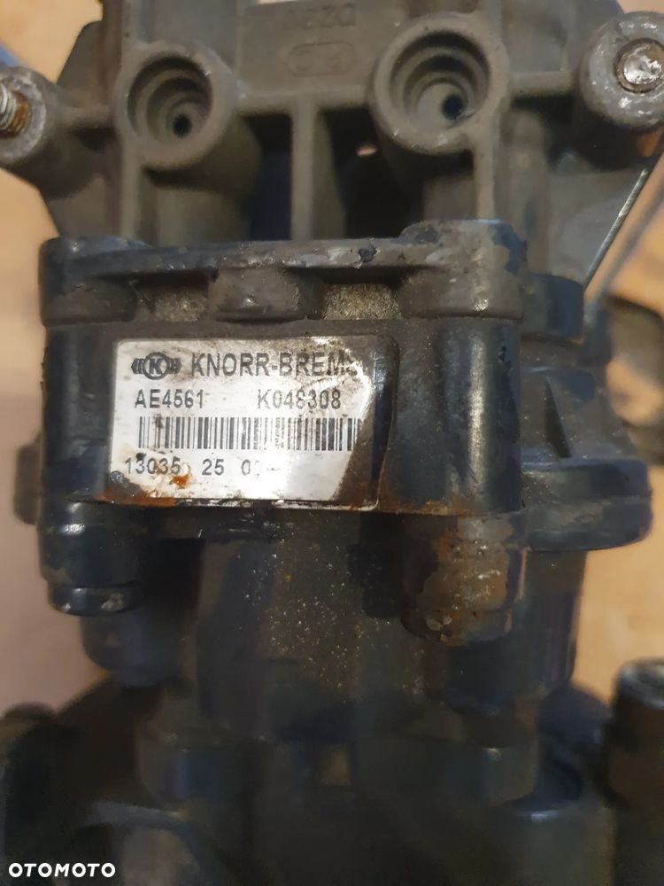 ZAWÓR SZEŚCIODROŻNY IVECO STRALIS EURO 5 AE4561 K048308