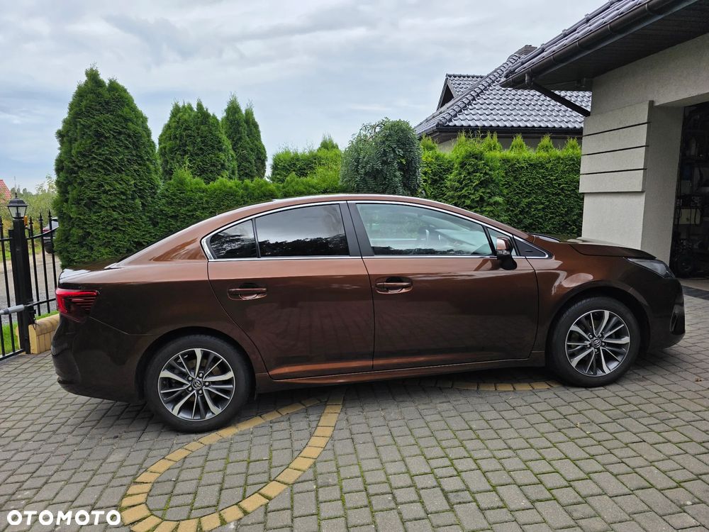 Toyota Avensis - 8