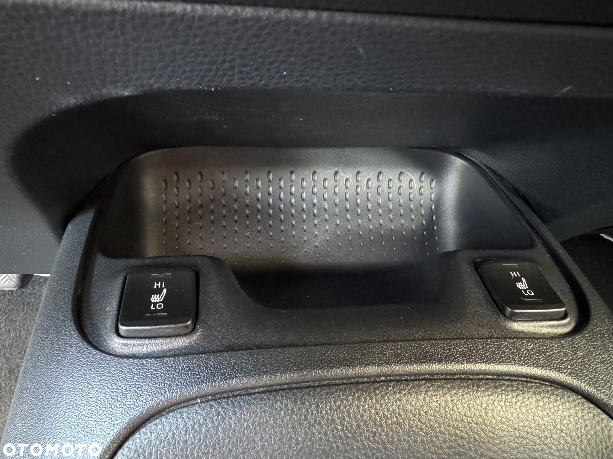 Toyota Corolla 2.0 Hybrid Comfort - 23