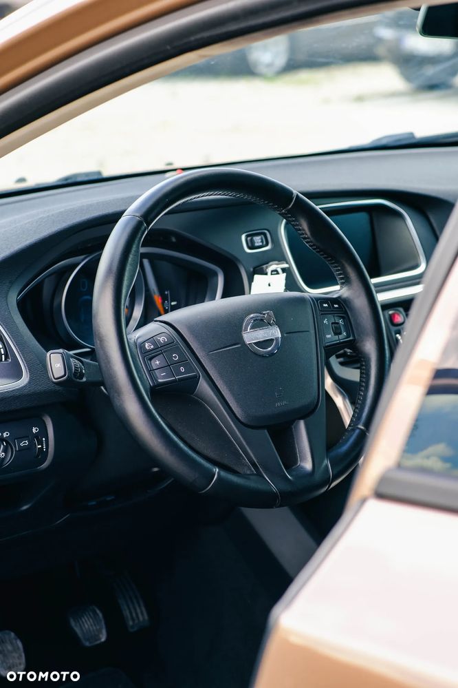 Volvo V40 D2 Kinetic - 23