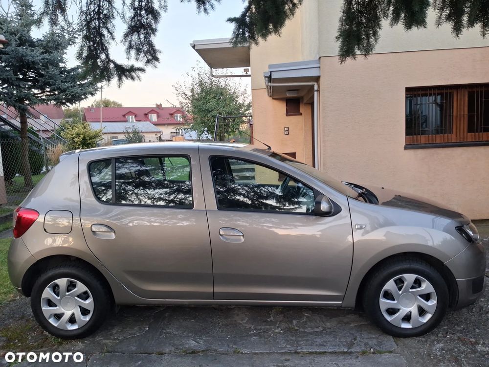 Dacia Sandero 1.2 16V Laureate EU6 - 6