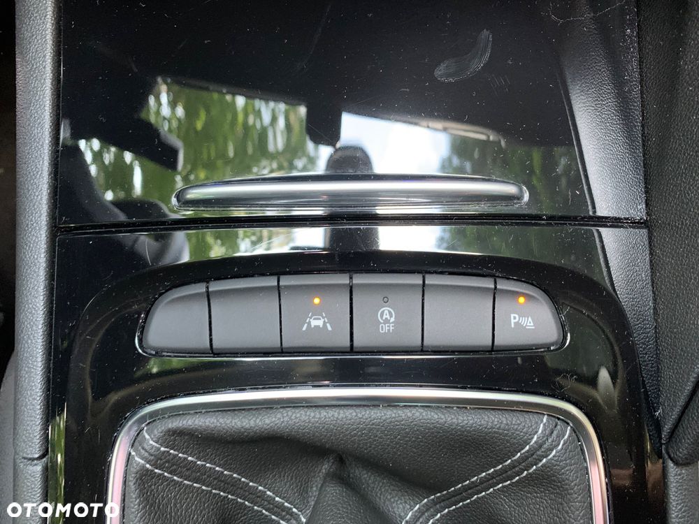 Opel Insignia - 16