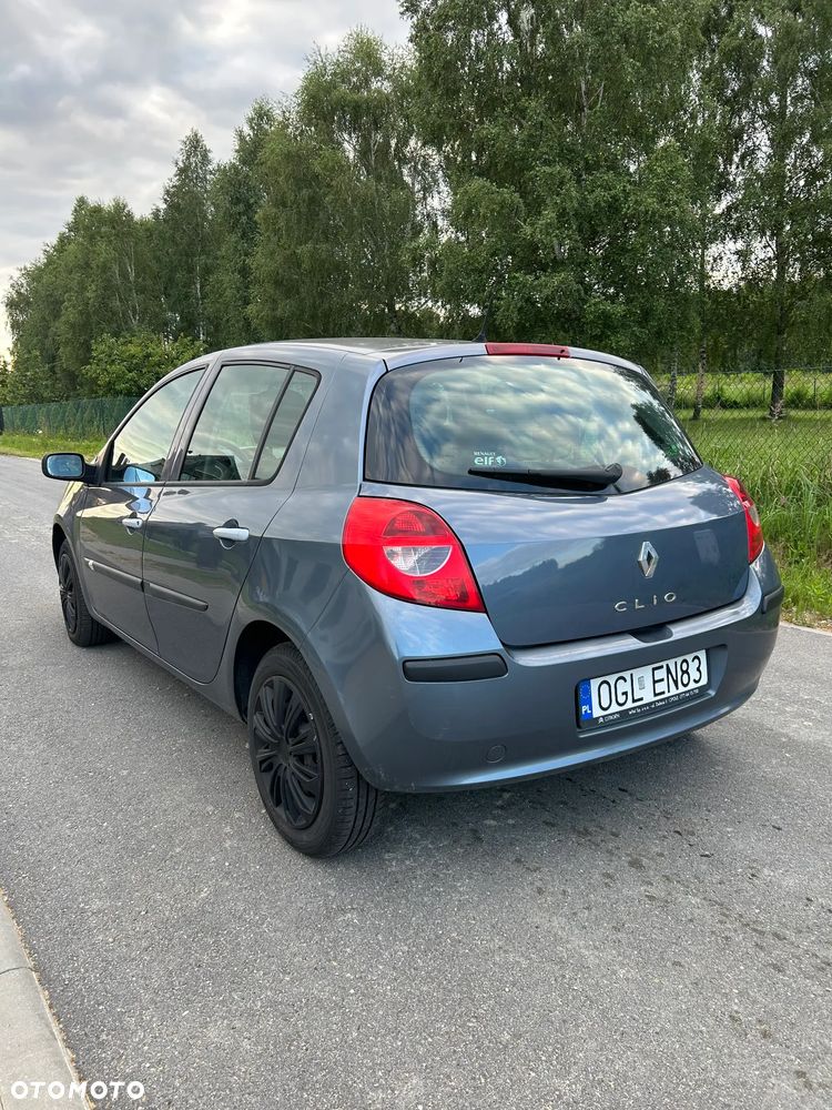 Renault Clio 1.2 16V Alize - 3