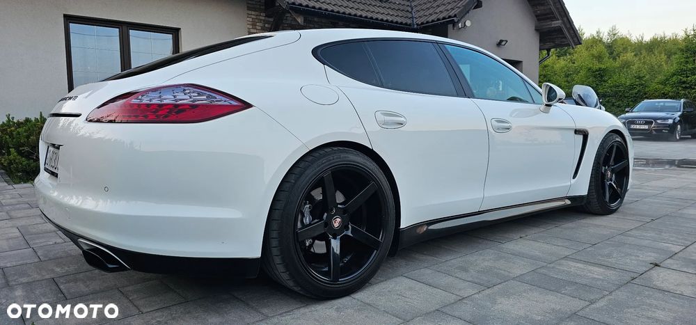Porsche Panamera 4 - 11