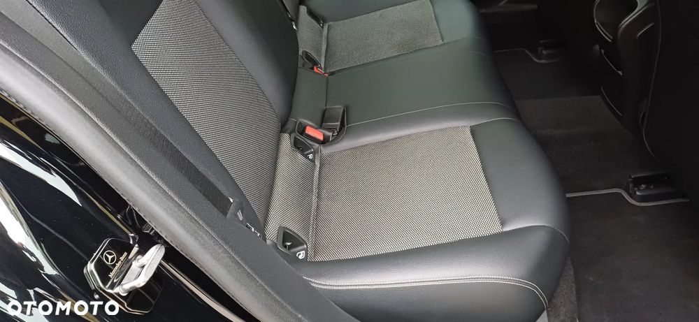 Mercedes-Benz CLA 180 d - 10