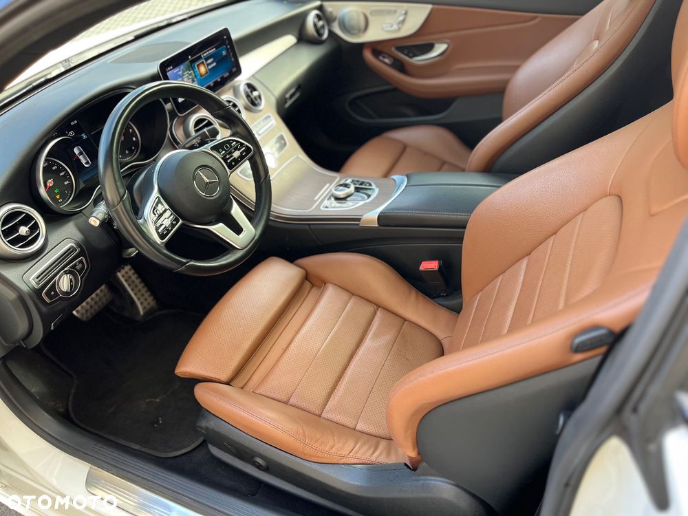 Mercedes-Benz Klasa C 300 4MATIC 9G-TRONIC - 19