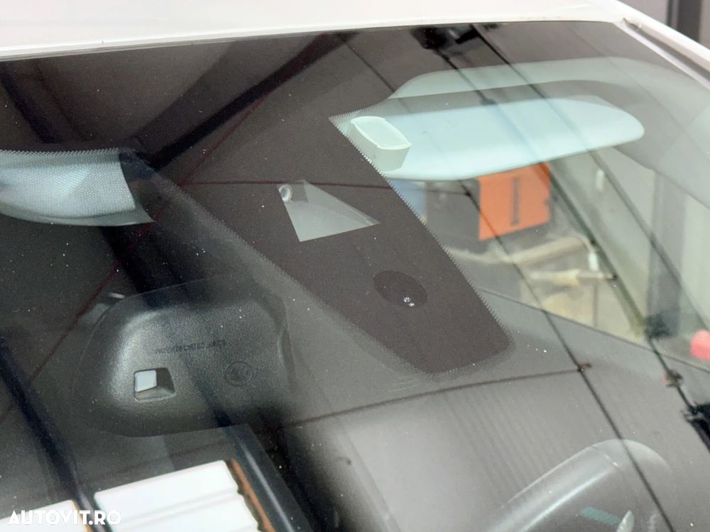 Peugeot 2008 1.5 BlueHDI EAT8 STT GT - 30