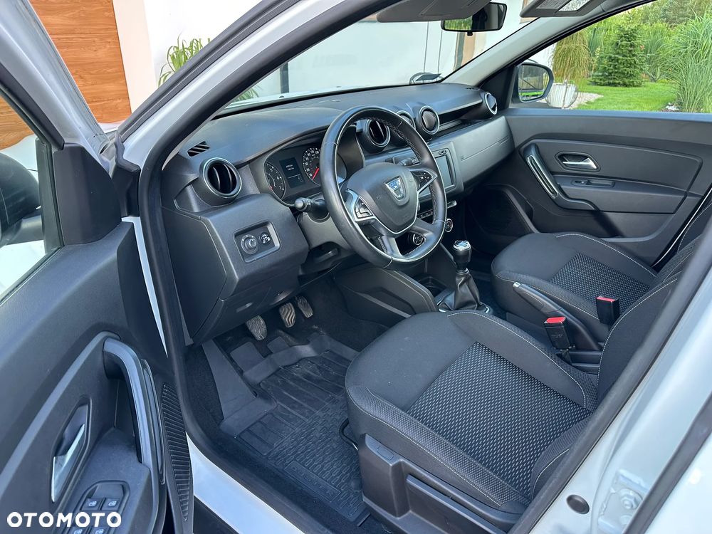 Dacia Duster 1.6 SCe Laureate S&S - 9