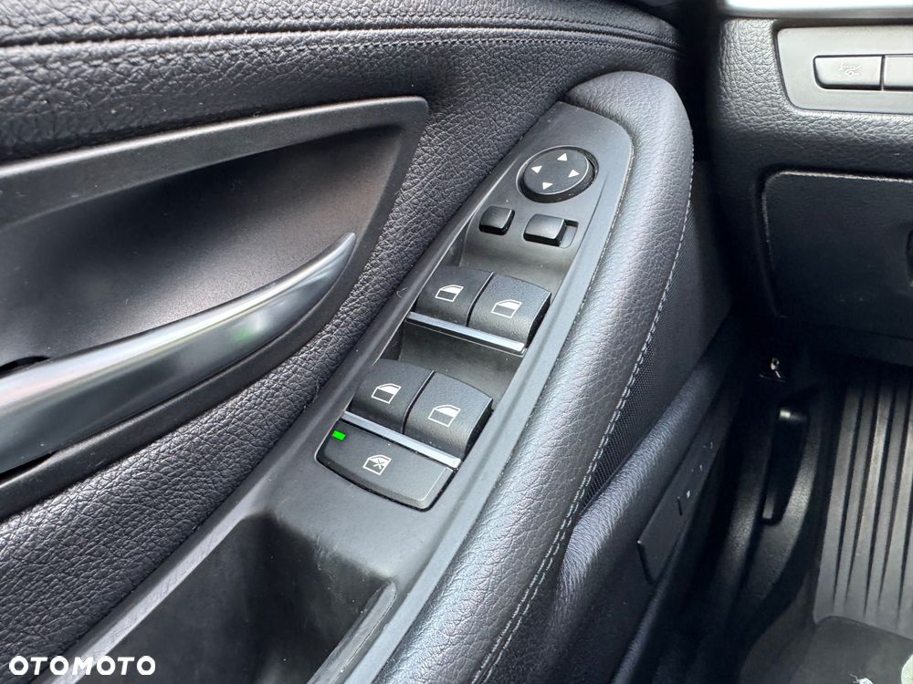 BMW Seria 5 520d Blue Performance - 23