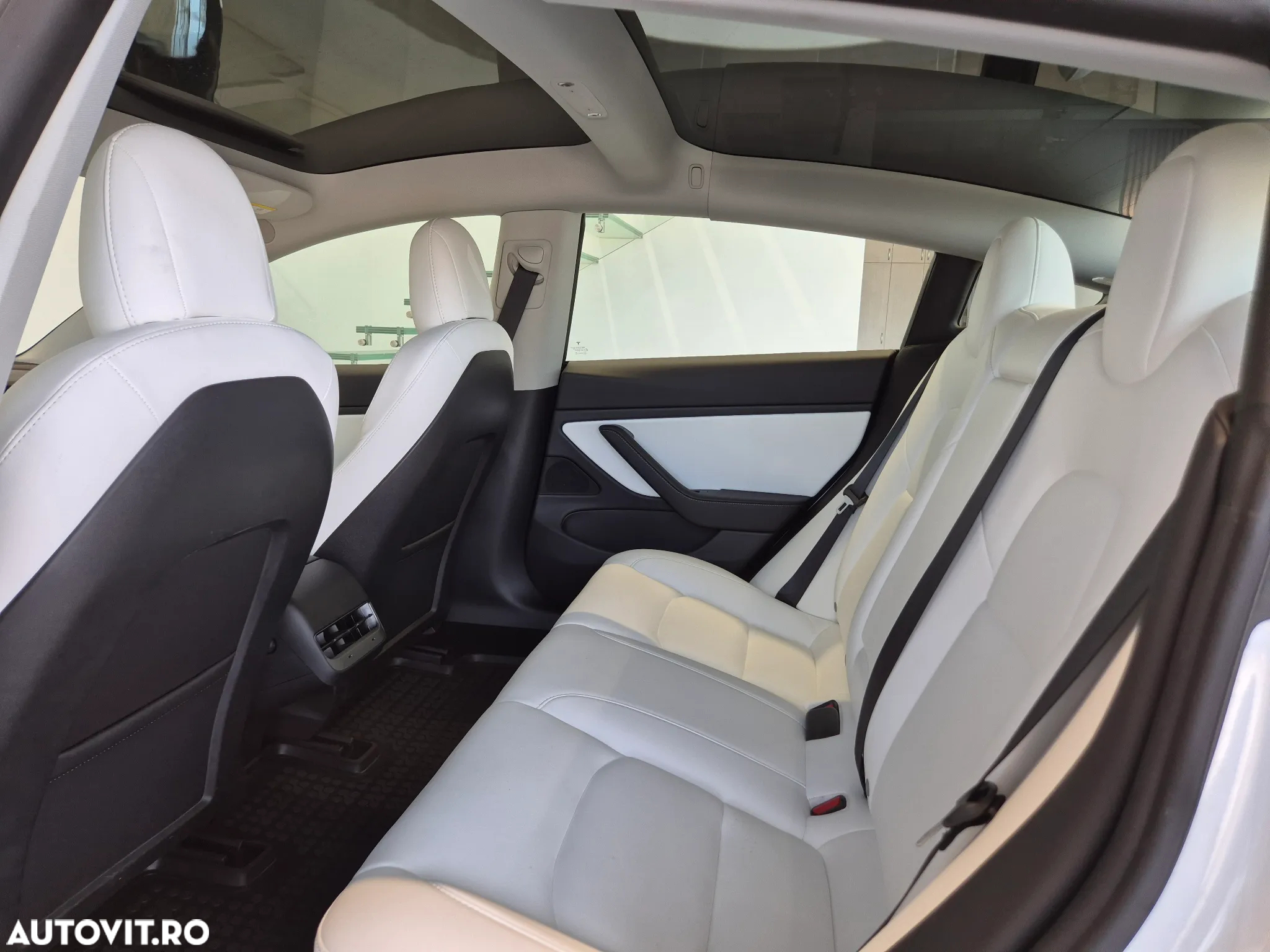 Tesla Model 3 Langstreckenbatterie Allradantrieb Dual Motor - 10