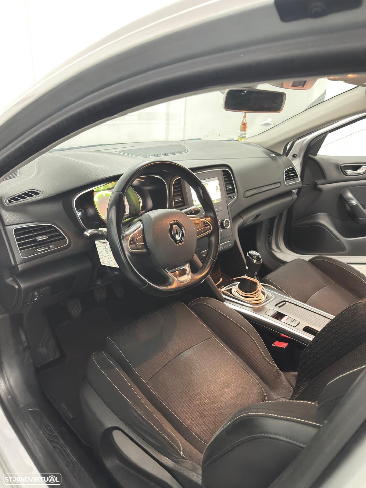 Renault Mégane 1.5 dCi Zen ECO - 9