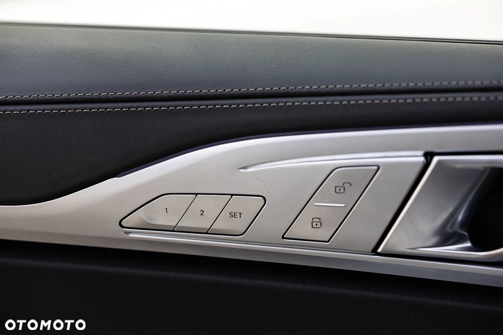 BMW Seria 8 840d xDrive mHEV - 17