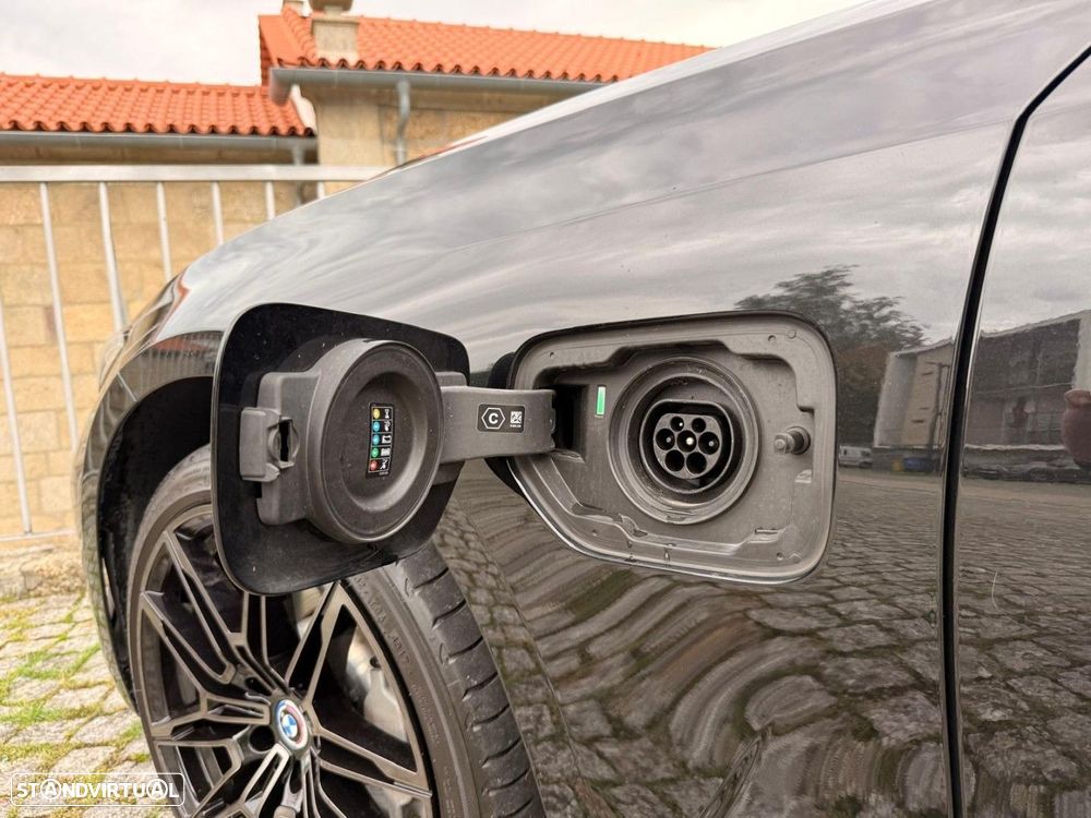 BMW 330 e Touring Corporate Edition Auto - 25