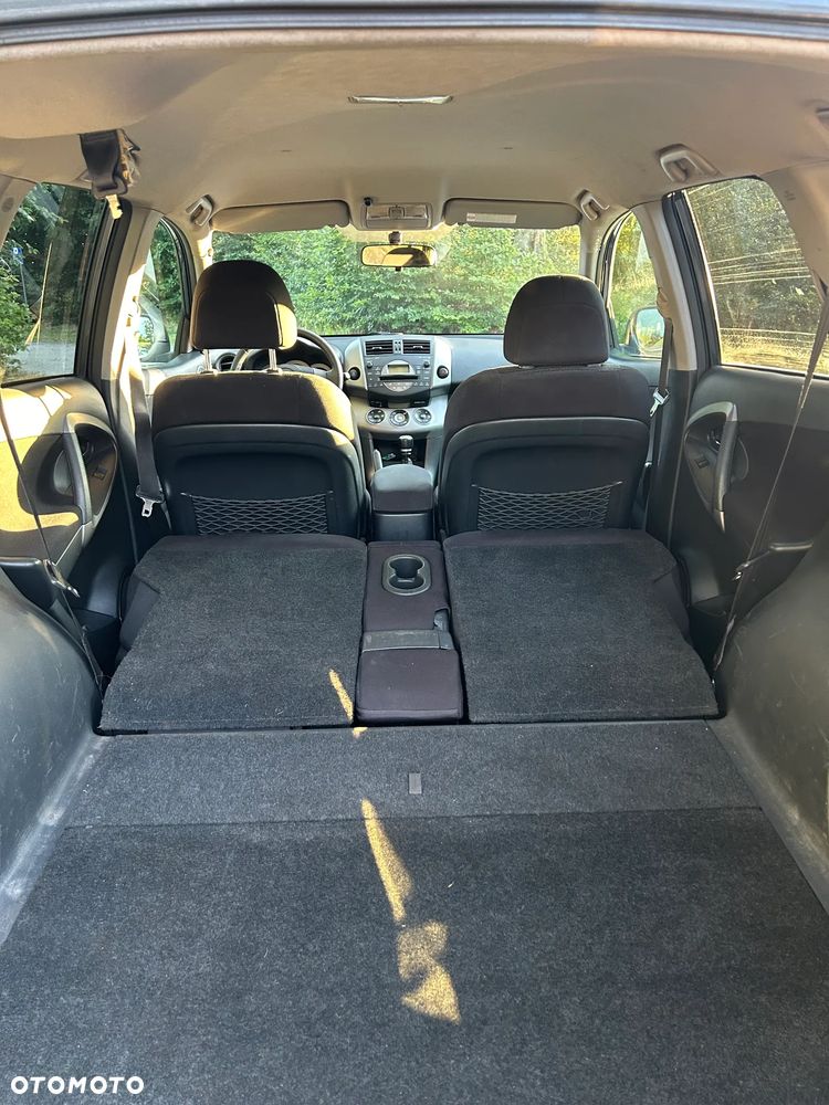 Toyota RAV4 2.2 D-4D Premium - 11