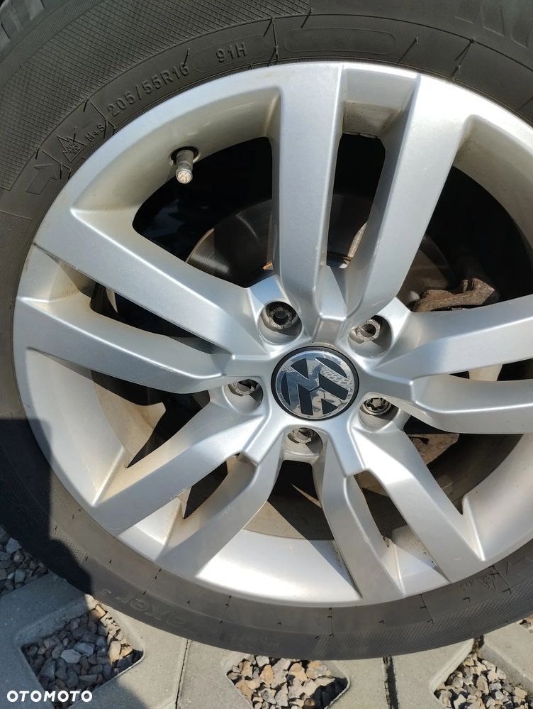 Volkswagen Touran 1.6 Conceptline - 17