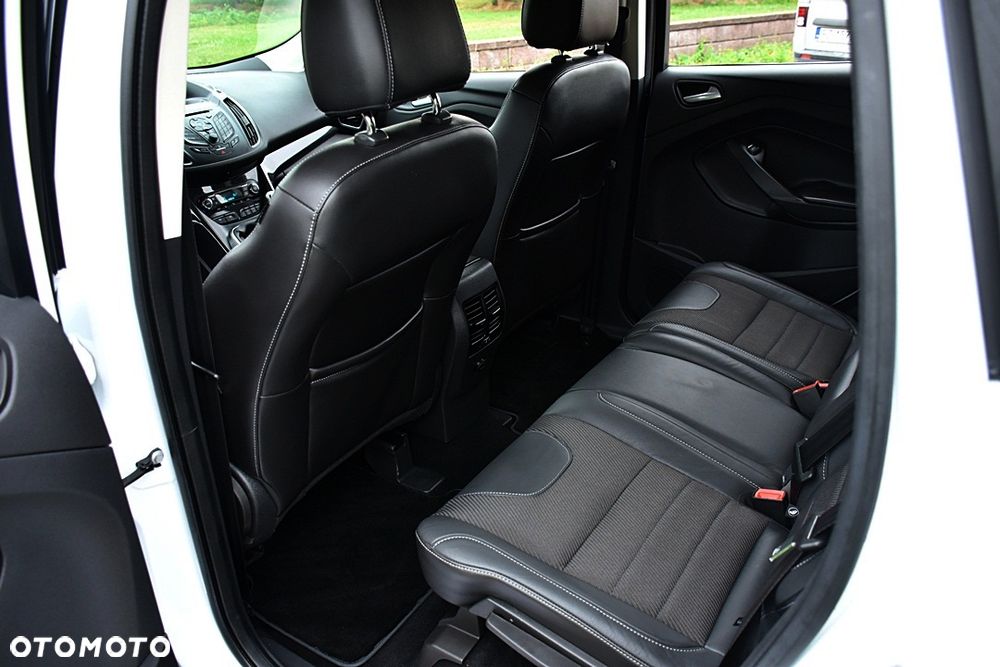 Ford Kuga 2.0 TDCi 4x4 Titanium - 39