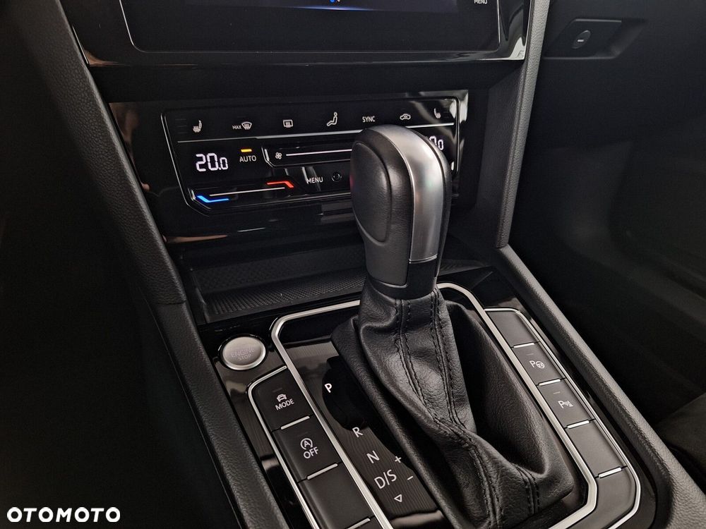 Volkswagen Passat Variant 2.0 TDI 4Mot Elegance DSG - 25
