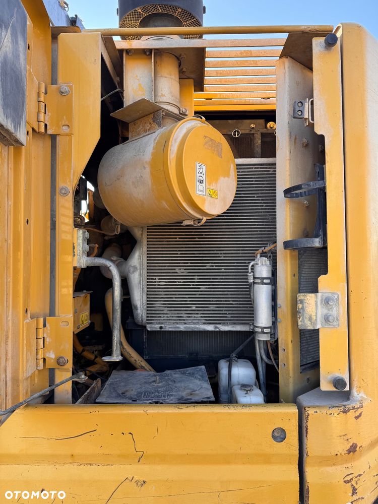 Caterpillar 328 D - 7