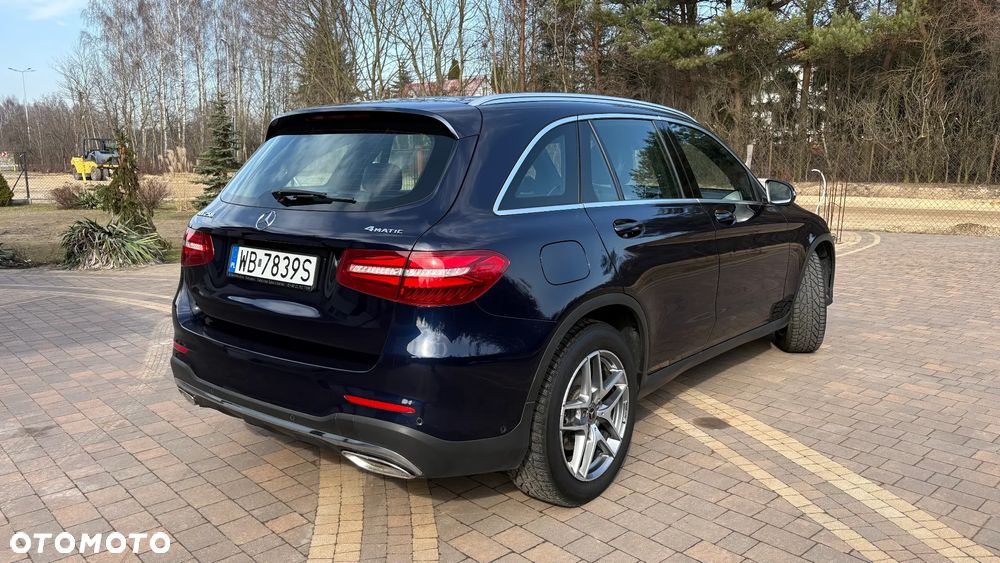Mercedes-Benz GLC 250 4Matic 9G-TRONIC AMG Line - 2