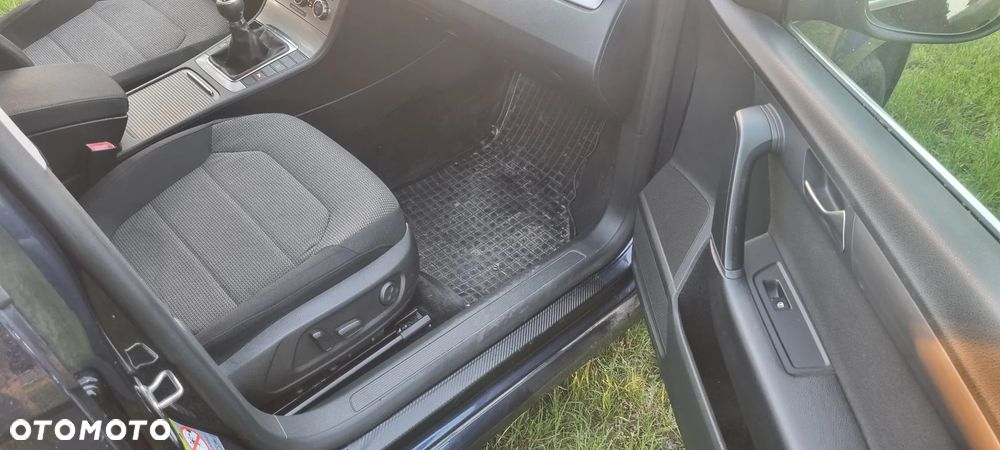 Volkswagen Passat 2.0 TDI DPF Comfortline - 15