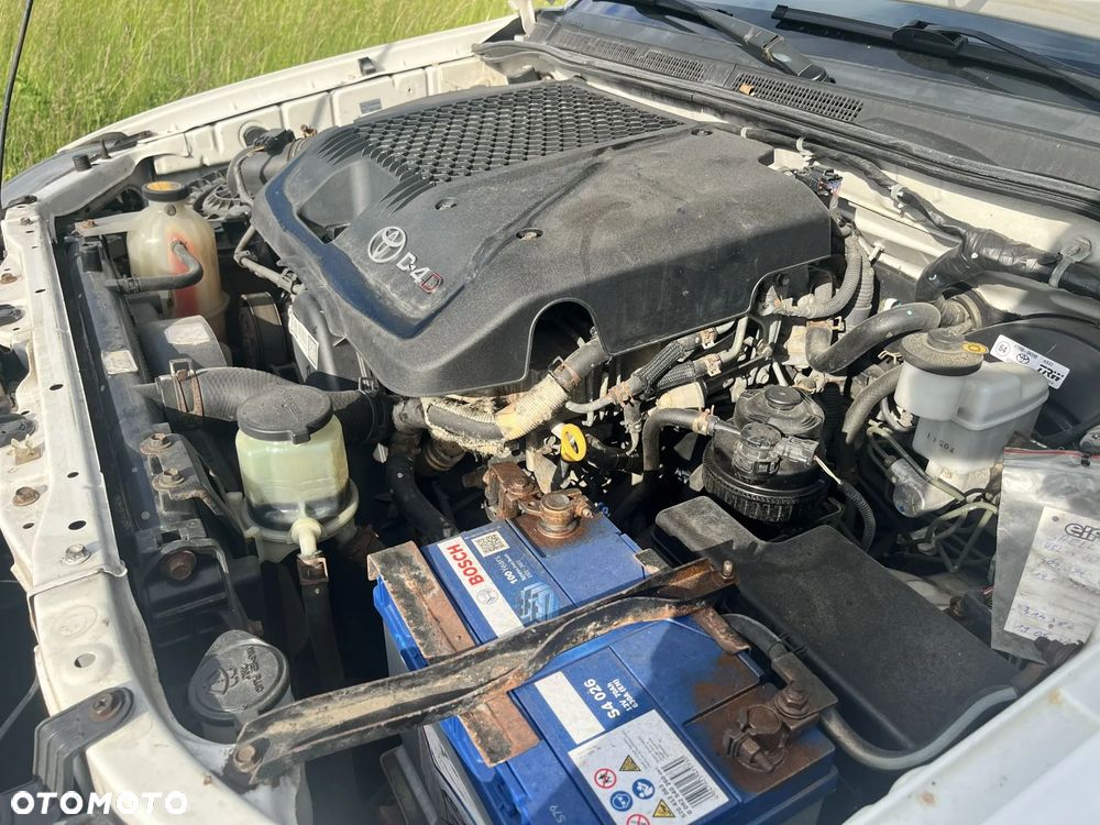 Toyota Hilux 2.5 D-4D DLX - 19