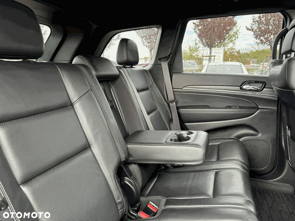 Jeep Grand Cherokee - 16