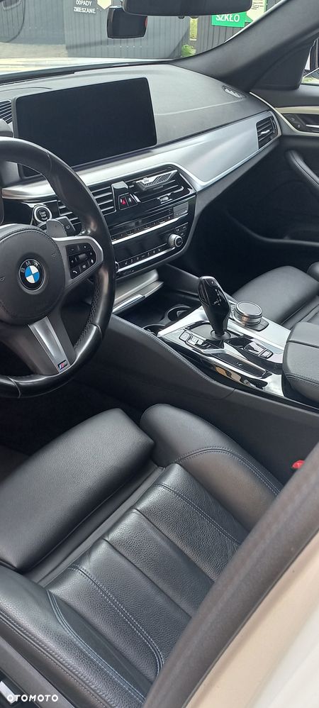 BMW Seria 5 520d M Sport - 9