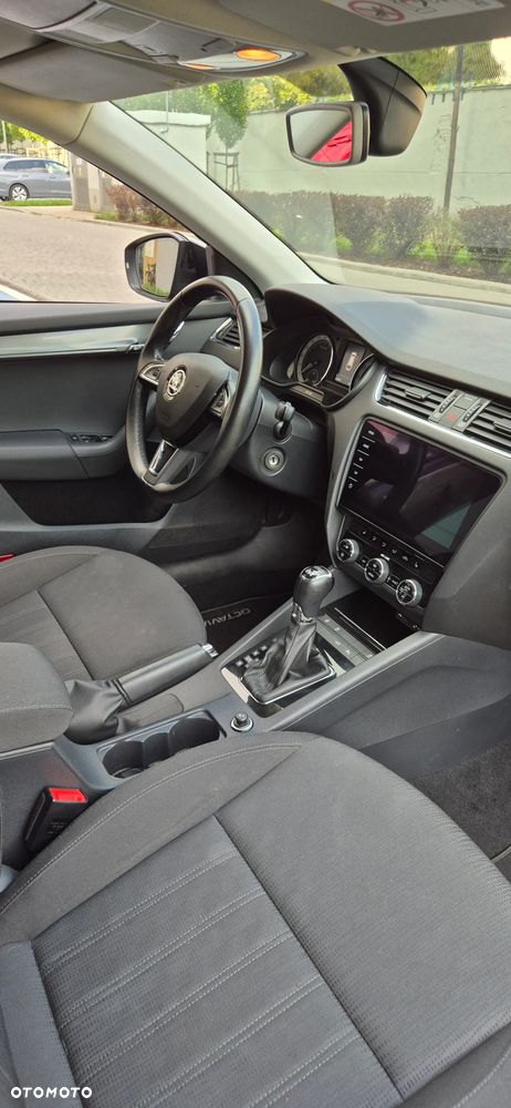 Skoda Octavia 2.0 TDI SCR 4x4 Style DSG - 6