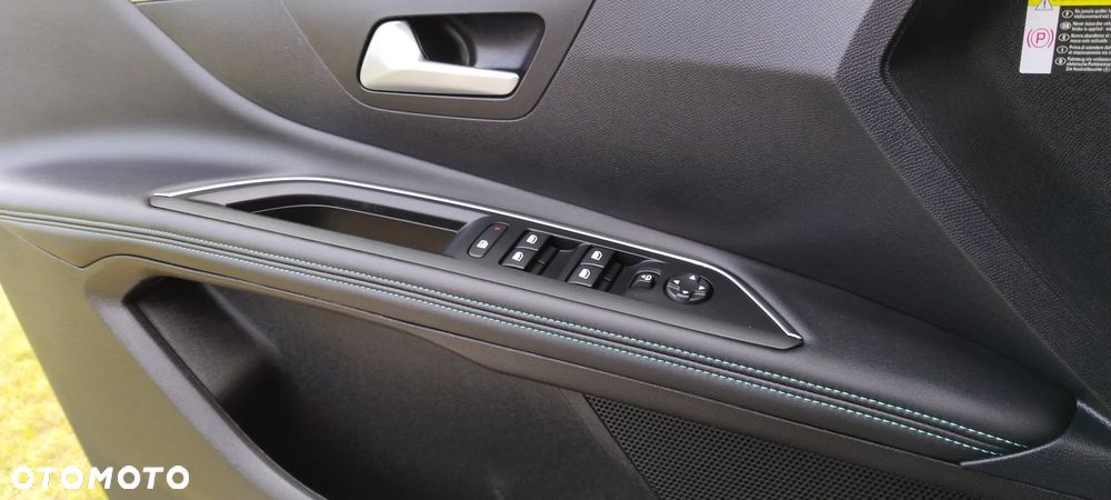 Peugeot 3008 225 e-EAT8 Allure - 10