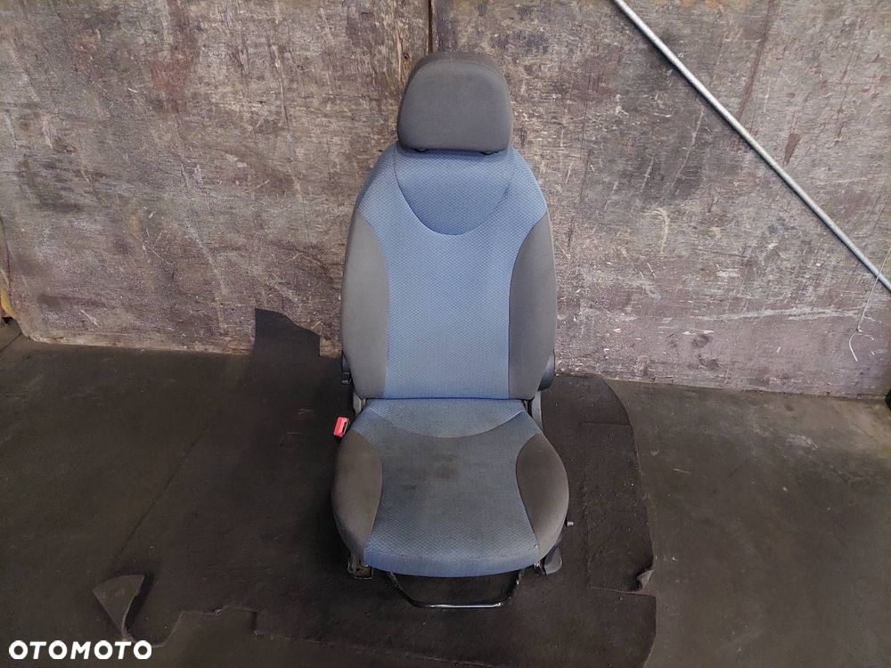 FOTEL LEWY PRZÓD KIEROWCY FIAT IDEA I - 1