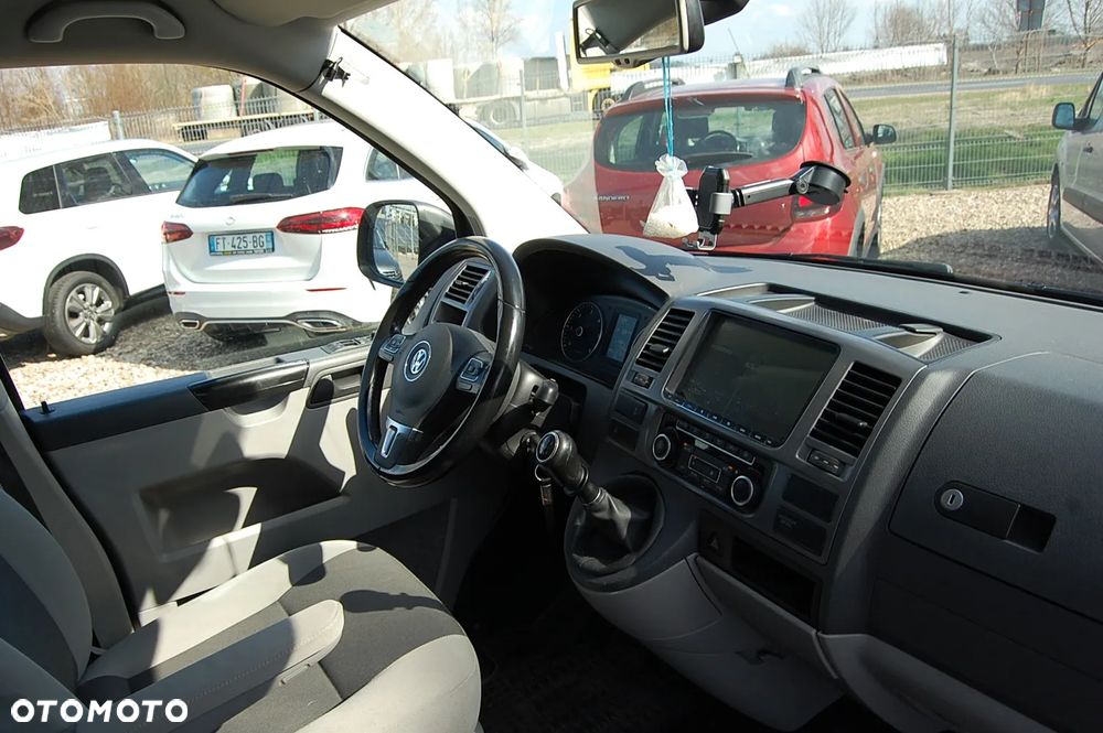 Volkswagen Caravelle - 23