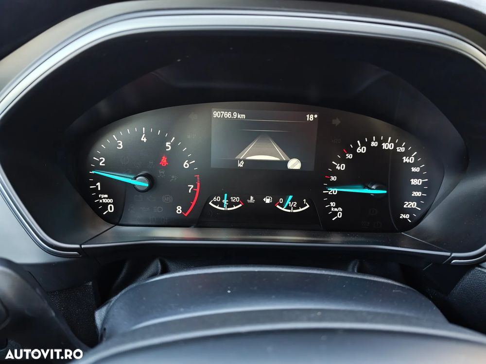 Ford Focus 1.0 EcoBoost 6MT MHEV Titanium - 5