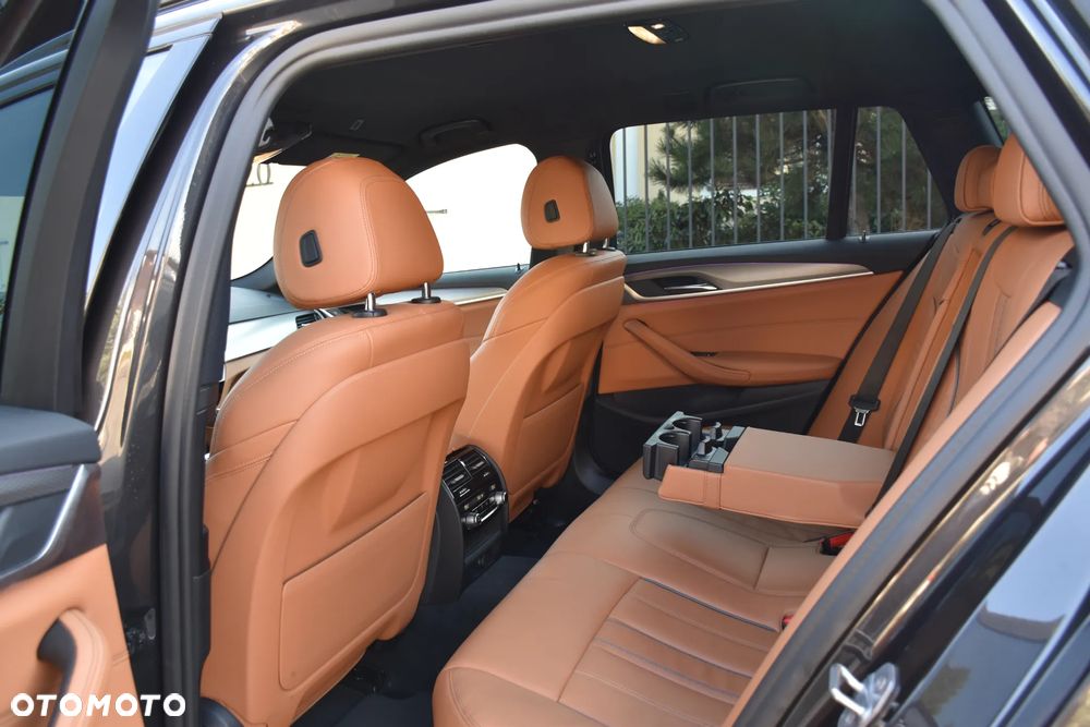 BMW Seria 5 530d xDrive M Sport sport - 16