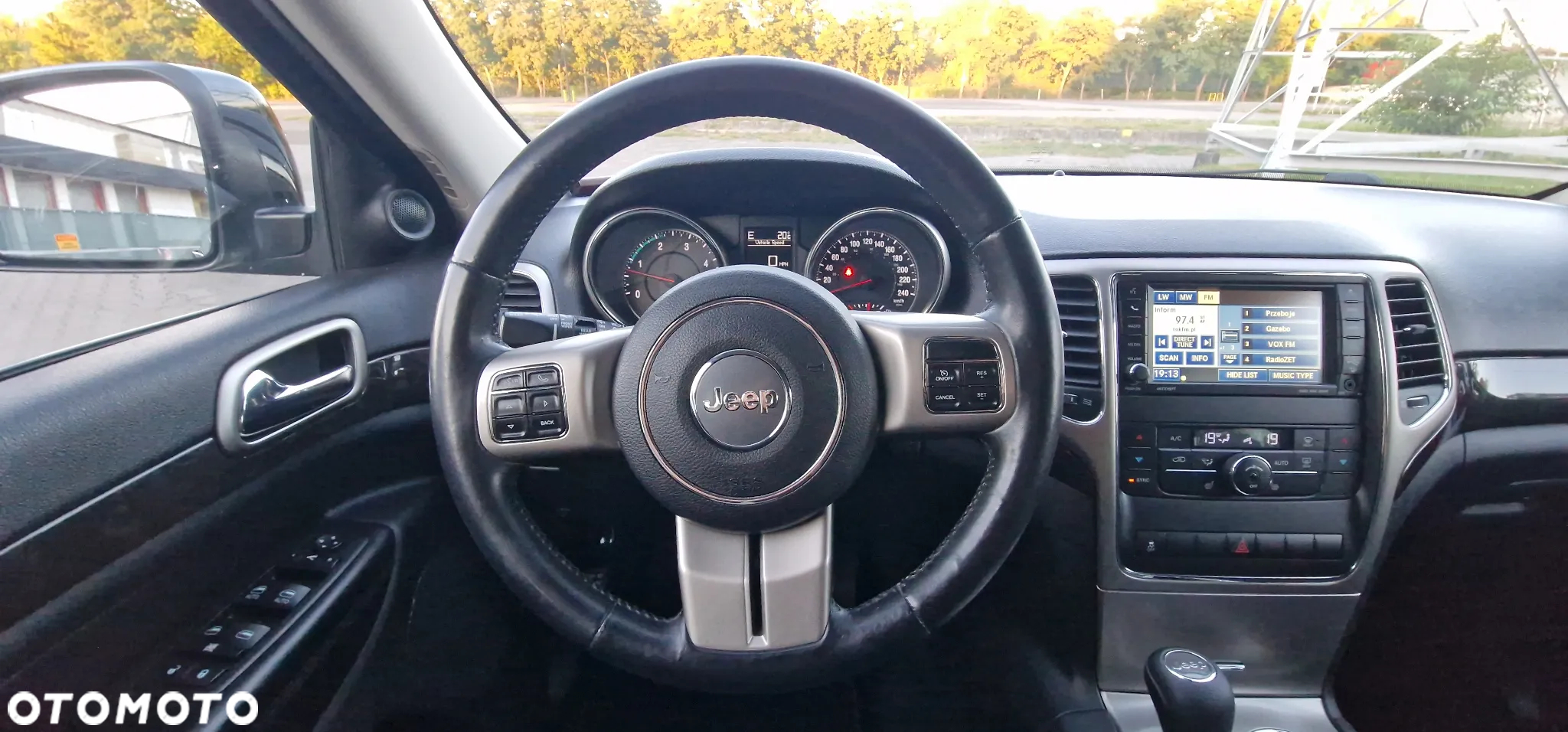 Jeep Grand Cherokee 3.0 CRD Laredo - 12