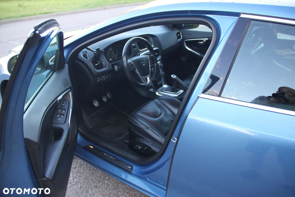 Volvo V40 D2 Drive-E R-Design Momentum - 9