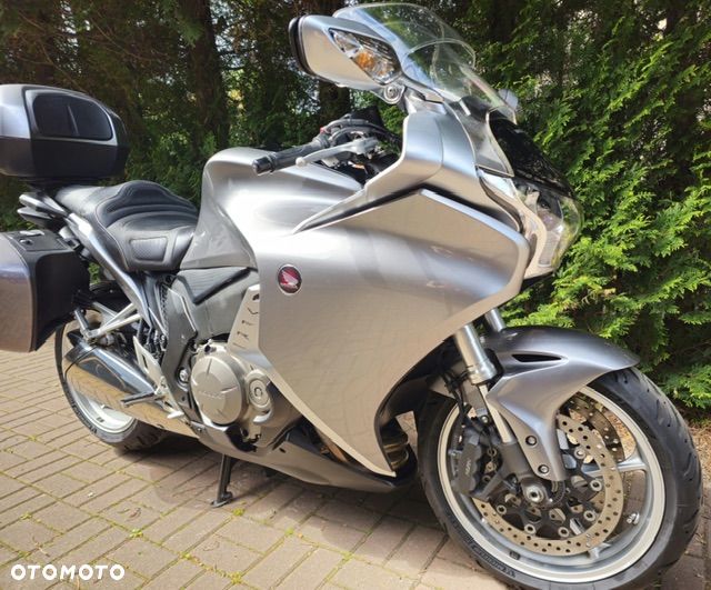 Honda VFR - 2