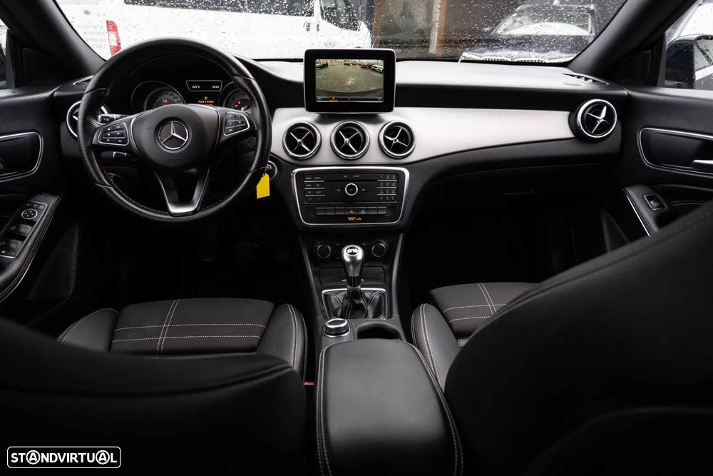 Mercedes-Benz CLA 180 d Shooting Brake - 12