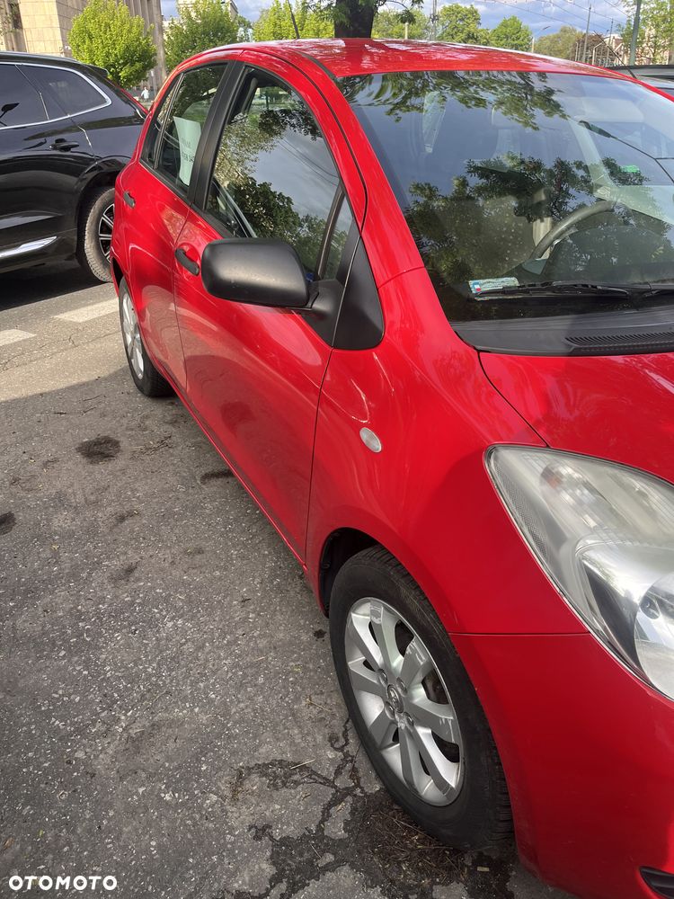 Toyota Yaris 1.3 Luna Premium - 10