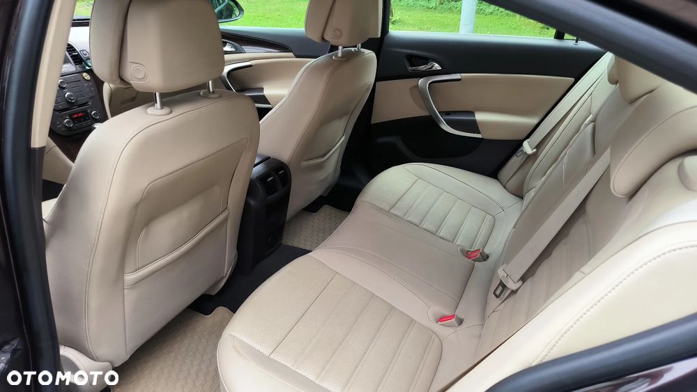 Opel Insignia 2.0 T Cosmo 4x4 EU6 - 13