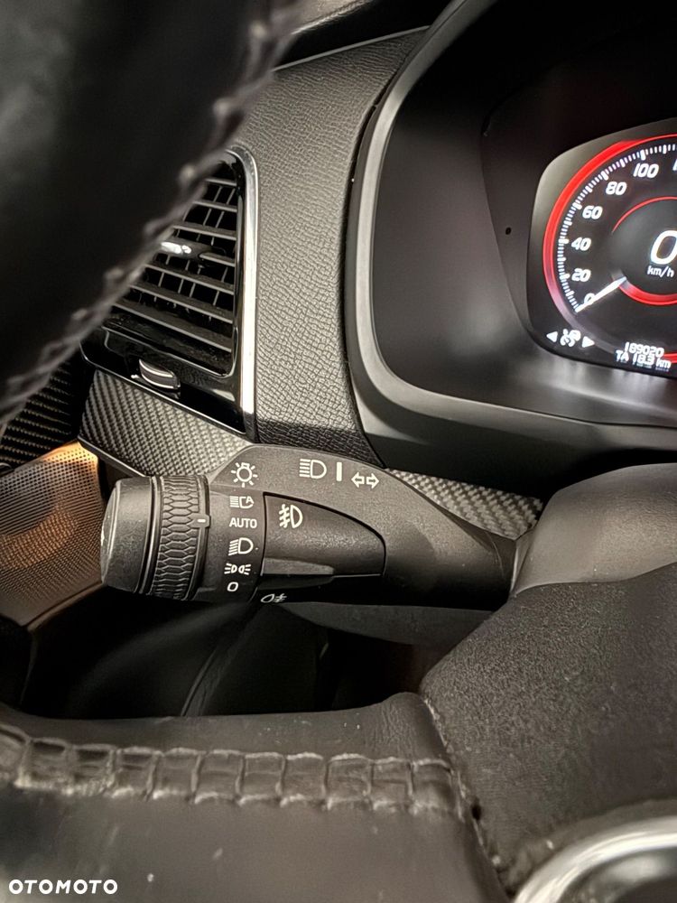 Volvo XC 90 T6 AWD Geartronic RDesign - 24