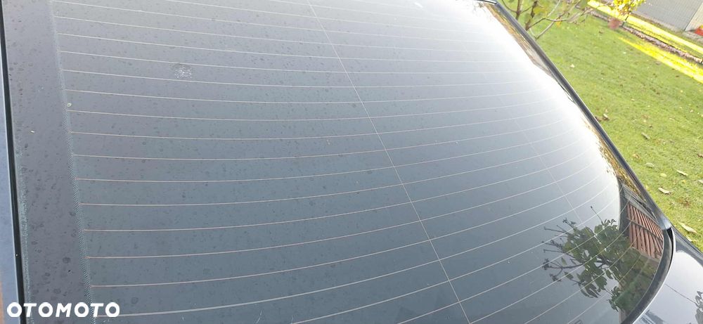 Volkswagen Passat 1.6 FSI Trendline - 4