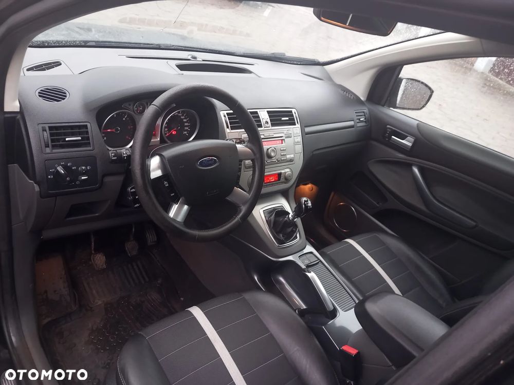 Ford Kuga 2.0 TDCi 2x4 Titanium - 9